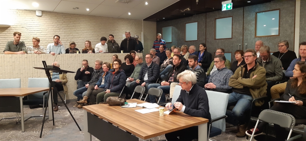 <p>Wat gebeurt er precies in de raadszaal? Weet jij dat helder te verwoorden voor onze lezer? (publieke tribune 2020)</p>