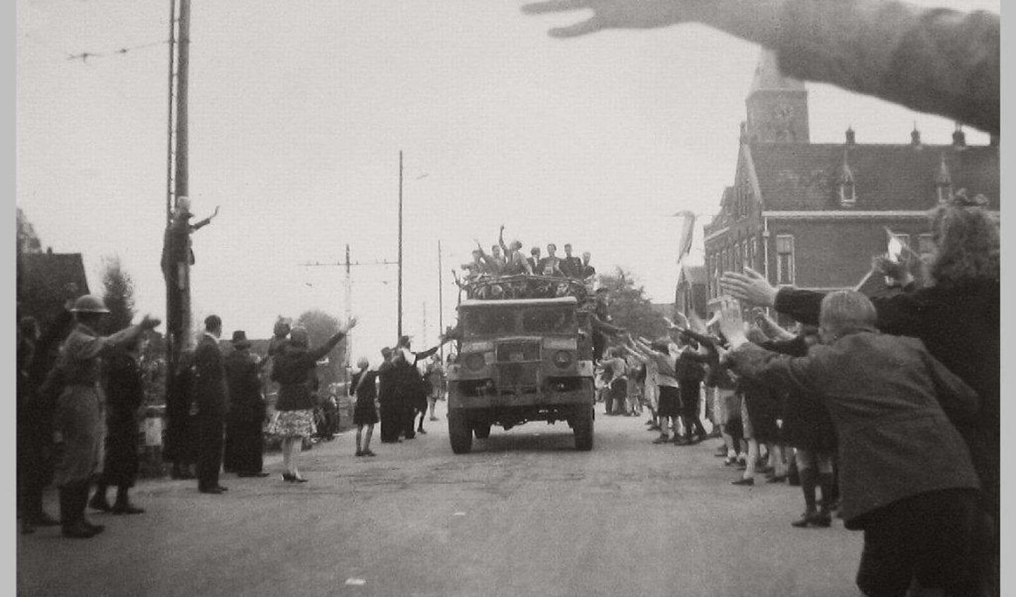 Intocht Canadezen in Halfweg mei 1945
