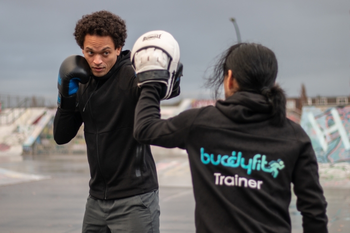 Marvin Brandon en Clark Boyé in een oefeningen tijdens de Mixed Fight Workout