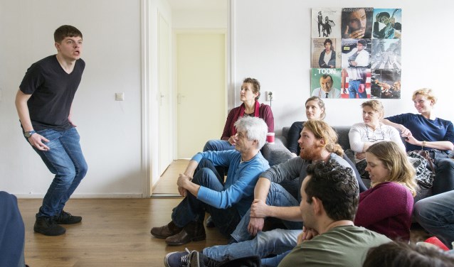 Thjum Arts tijdens een voorgaande editie van Gluren bij de Buren.