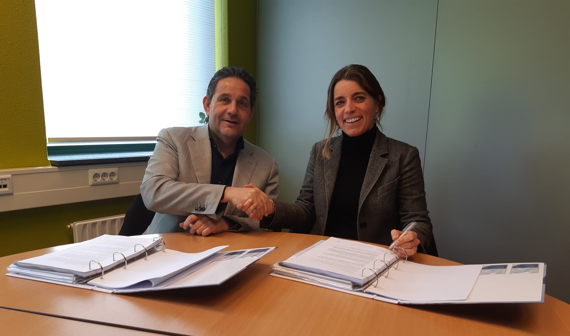 Ondertekening van de bouwovereenkomst voor een nieuwe revalidatielocatie in Houten