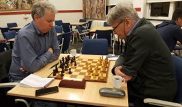 Op deze archieffoto Martin Markering (links) en Chris van Oosterwijk, die beiden wonnen in Hilversum.