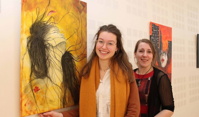 VWO 6-leerling Roos de Rooij en haar docent Naomi van Wijck van het Revius Lyceum Doorn.