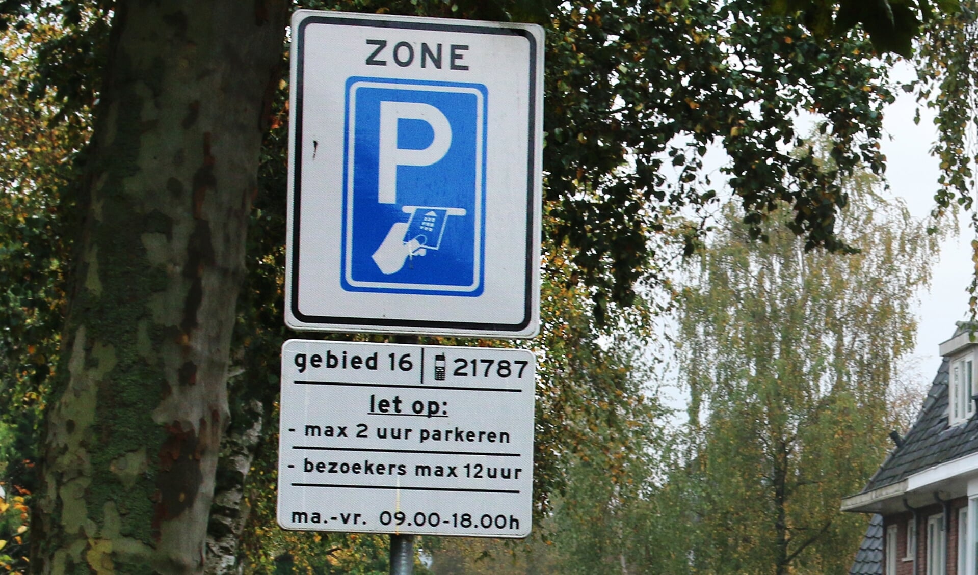 Op steeds meer plekken in Amstelveen is betaald parkeren ingevoerd.