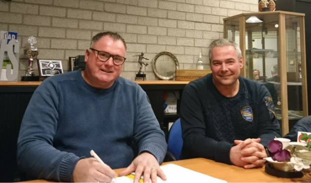 <p>Alfred Lieuwen (assistent) en Bertho van Neerbos (trainer)</p>