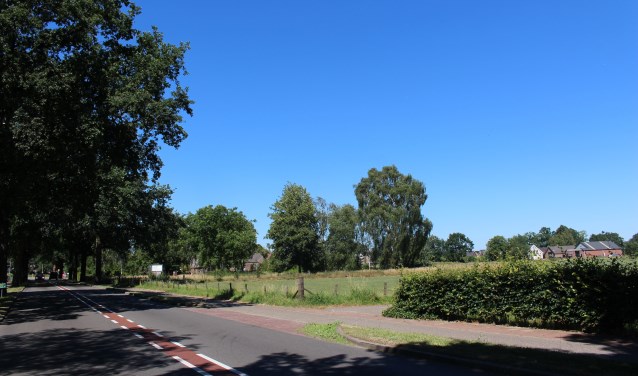 De locatie waar de nieuwe kruising en toerit tot Hoevelaar 1 en 2 komt.