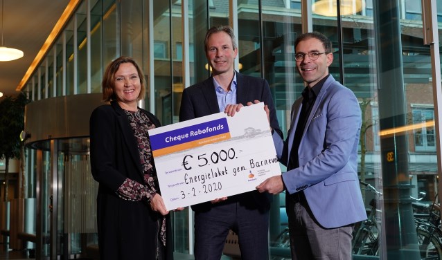 Van links naar rechts: wethouder Didi Dorrestijn, Rabobank-directeur Jos de Kleuver en energieregisseur Joost Straat.