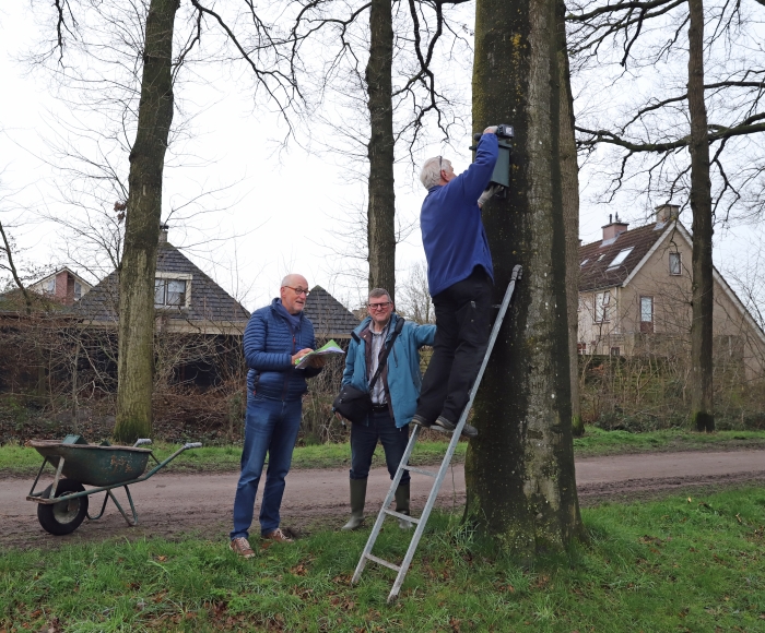 ophangen nestkastjes Renswoude
