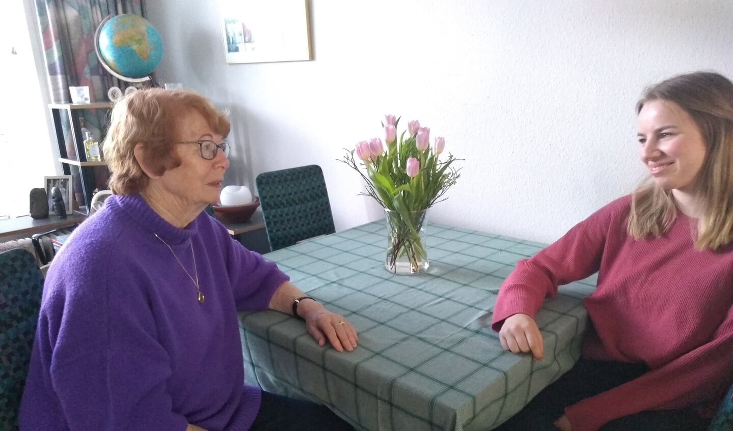 Janneke (80) en Dionne (19) aten de meeste avonden samen aan de keukentafel