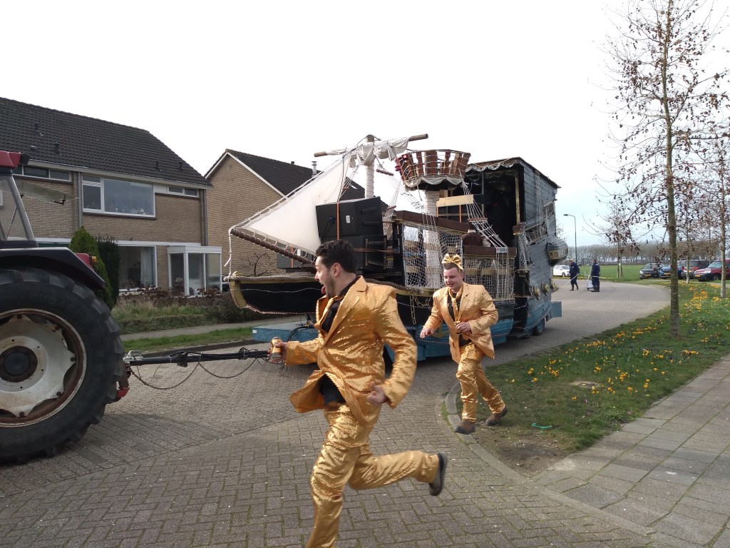 De optocht in de Vergeten Hoek was zaterdag
