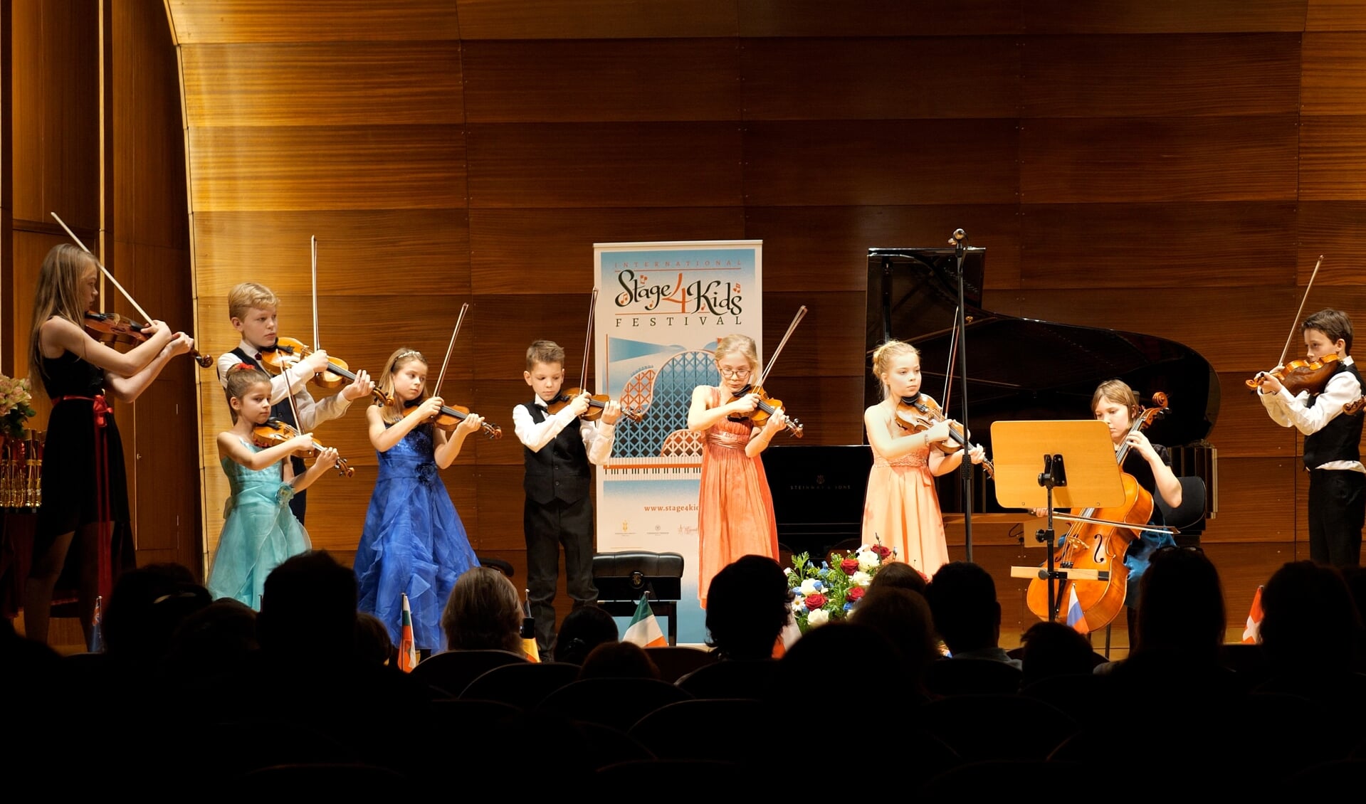 VioolLab Strings op treedt op in Hamburg op internationaal muziekconcours