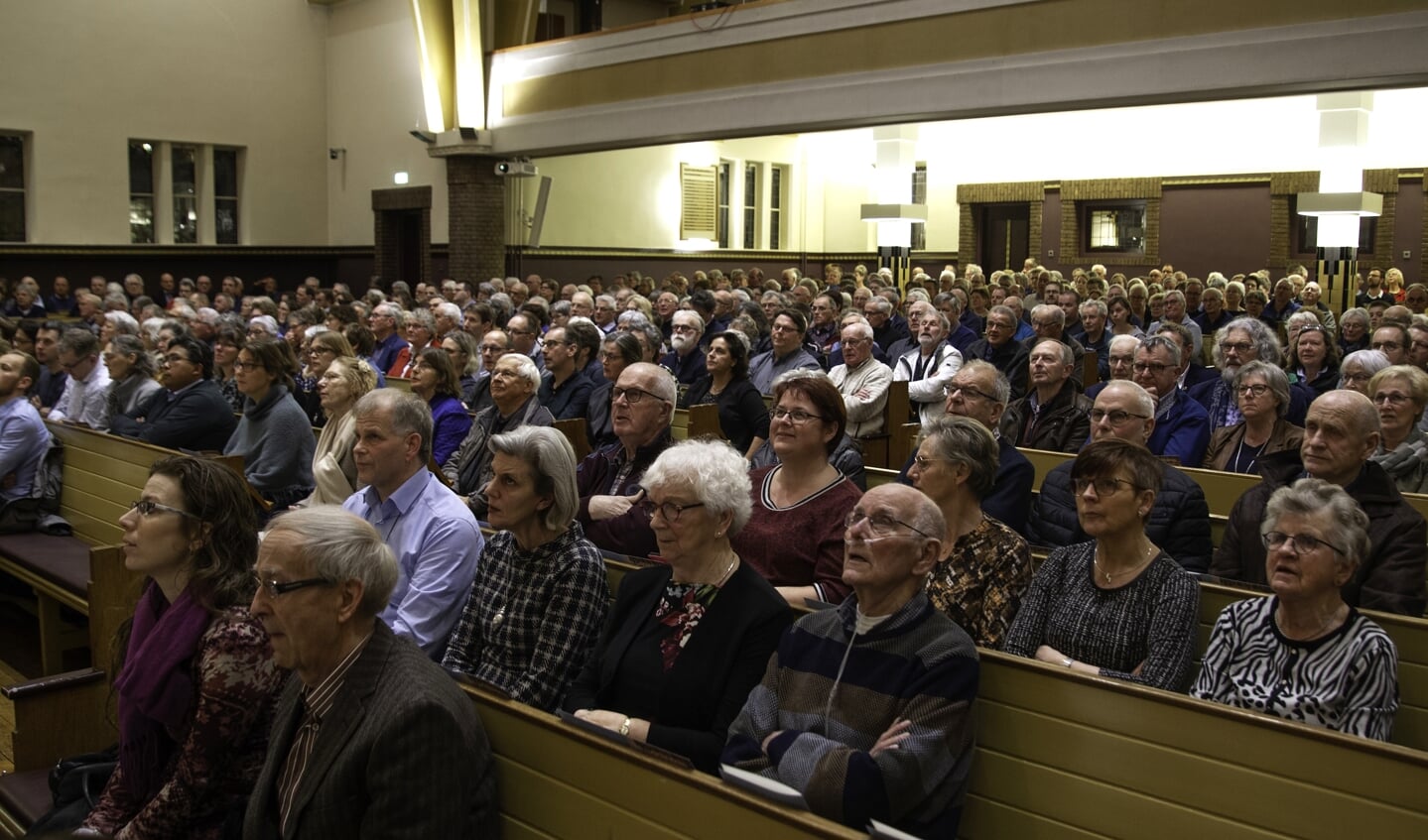 Ruim zevenhonderd mensen bezochten het jubileumconcert in de Gereformeerde Kerk in Voorthuizen. 
