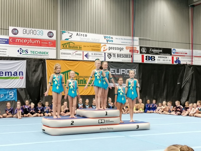 een compleet podium voor DOK