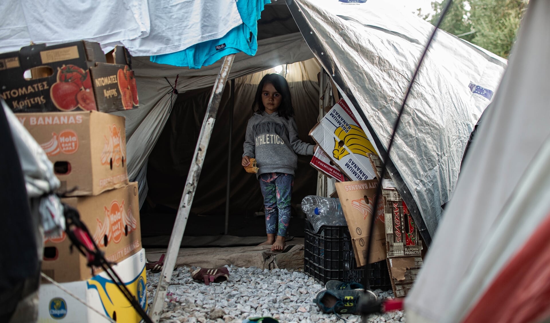 Een kind in een vluchtelingenkamp op het Griekse eiland Lesbos