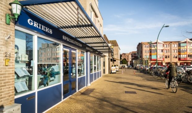 <p>Echte Bakker van der Veer heeft het leegstaande Griekse restaurant gekocht.</p>