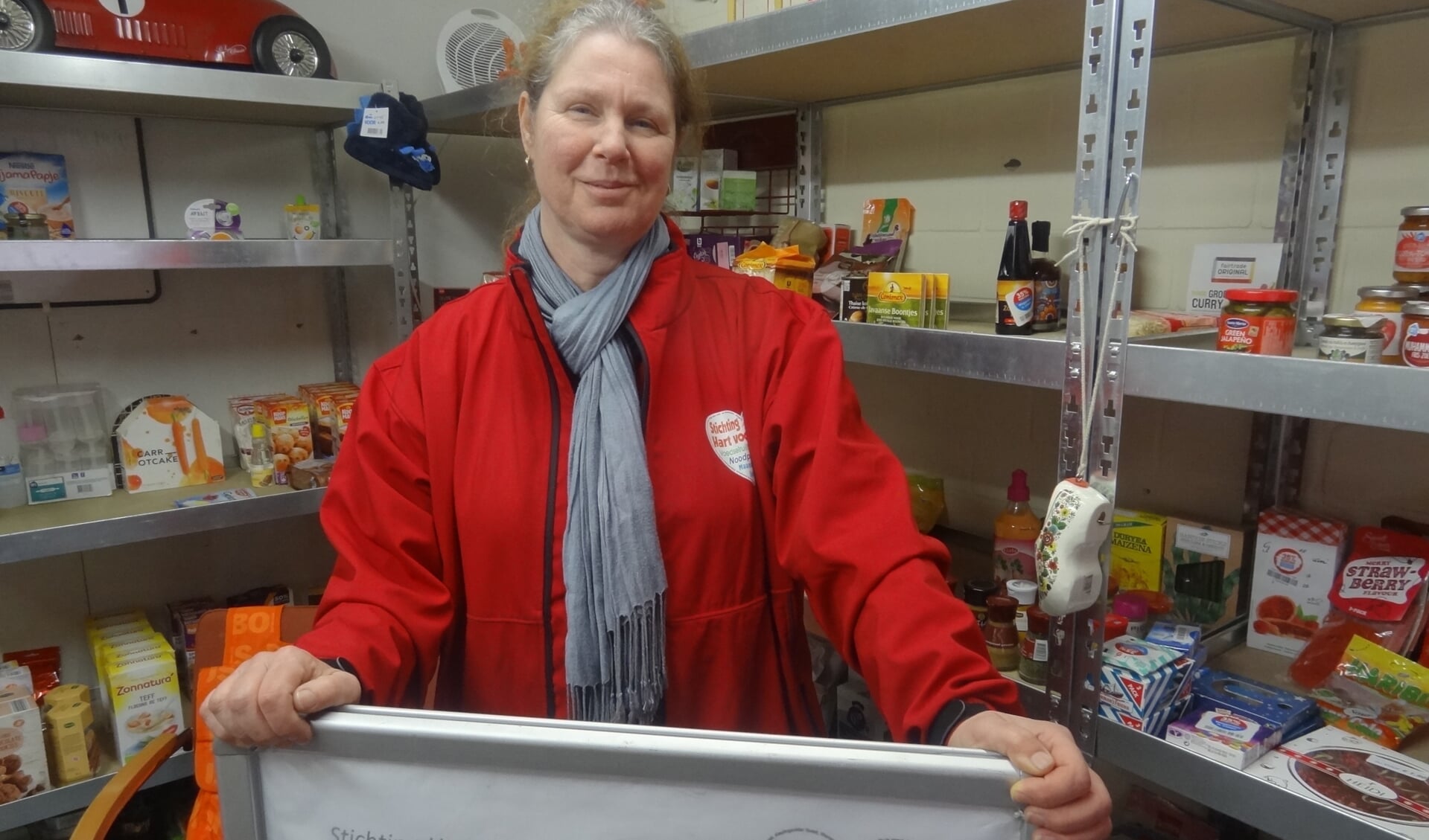 Zes jaar voert Sonja Wolf het Voedselruilhuis, nu ook met de Kledingbank en Cadeaucentrale, en organiseert ze sociale activiteiten.