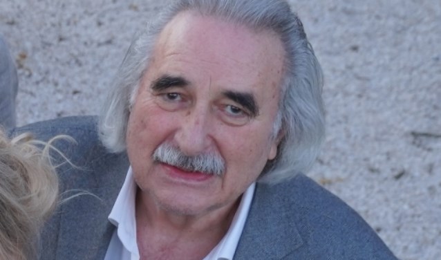 Harry van den Bergh.