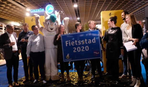 De gemeente Veenendaal kreeg vrijdag de titiel Fietsstad 2020. Scherpenzeel bleek de grootste stijger.