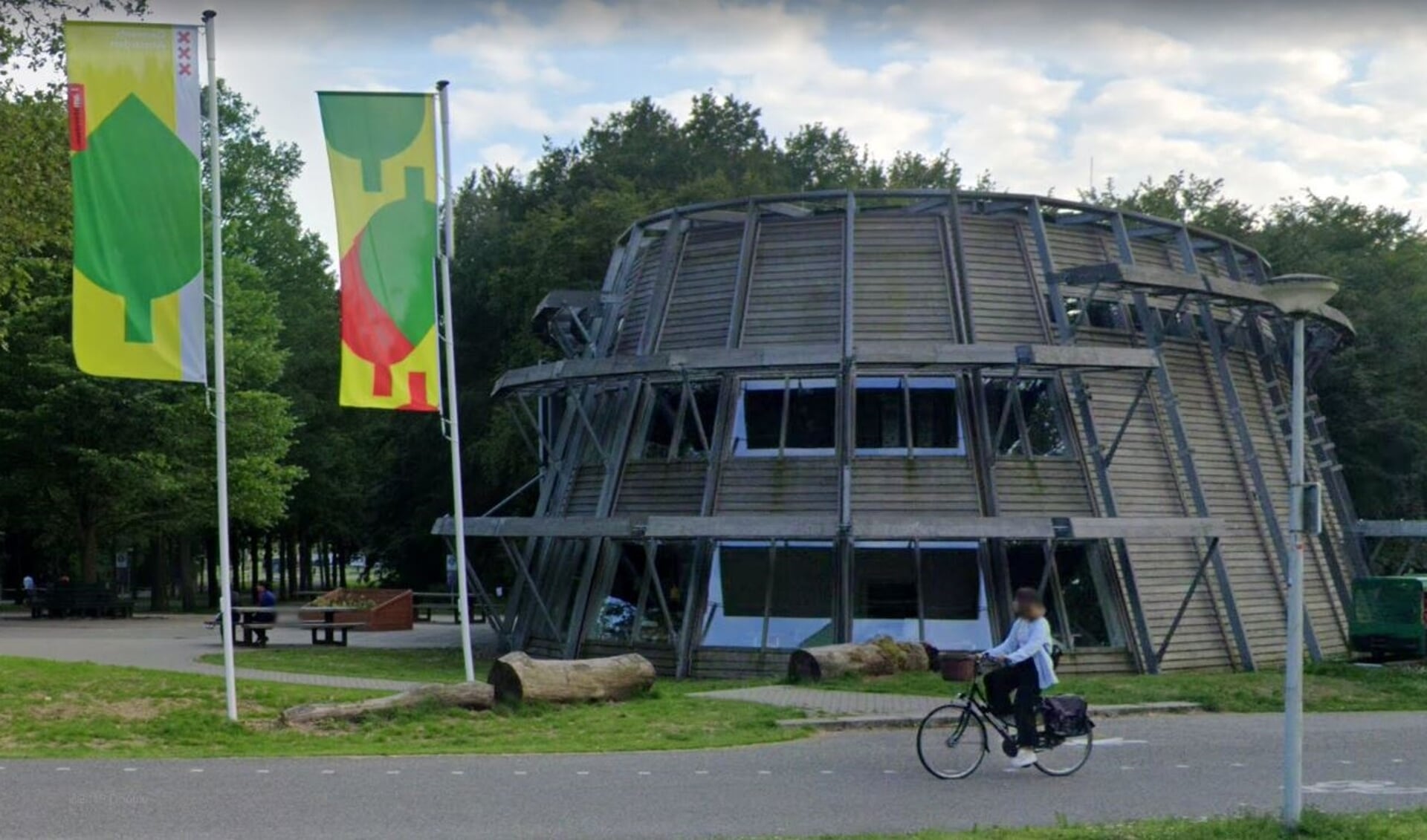 De Boswinkel bij de hoofdingang van het Amsterdamse Bos aan de Bosbaanweg.