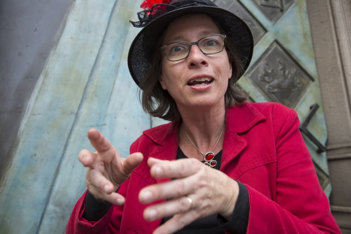 Verteller Louise Wandelaar neemt je mee door de geschiedenis van Amersfoort