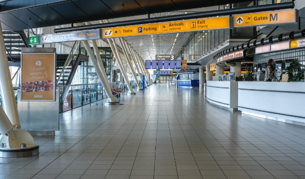 <p>Lege hallen en geannuleerde vluchten, het schrikbeeld van de luchthaven Schiphol de afgelopen maanden. </p>