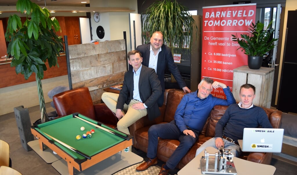 Van links naar rechts Barnevelders Edward van Lunsen, Wicha Benus, Joop van Veelen en Voorthuizenaar Rens de Roon (start-up Smesh). 
