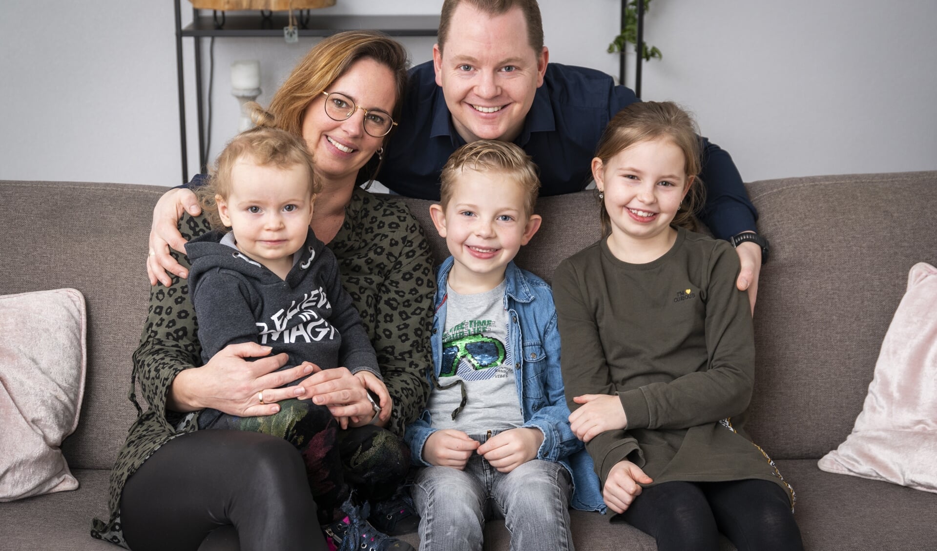 Conja en Robin met hun kinderen Linsey (9), Jelle (6) en Esmee (bijna 2).