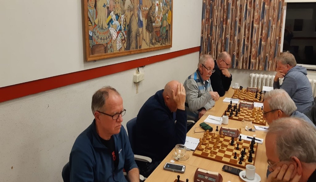 Kopman en hoffotograaf Rinus van der Molen (links) sleepte het winnende punt binnen voor BSV 1.