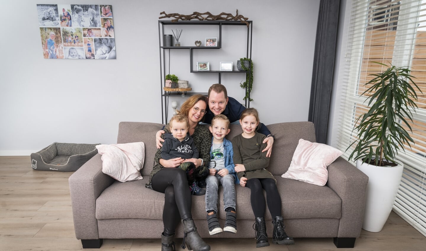 Conja en Robin met hun kinderen Linsey (9), Jelle (6) en Esmee (bijna 2).
