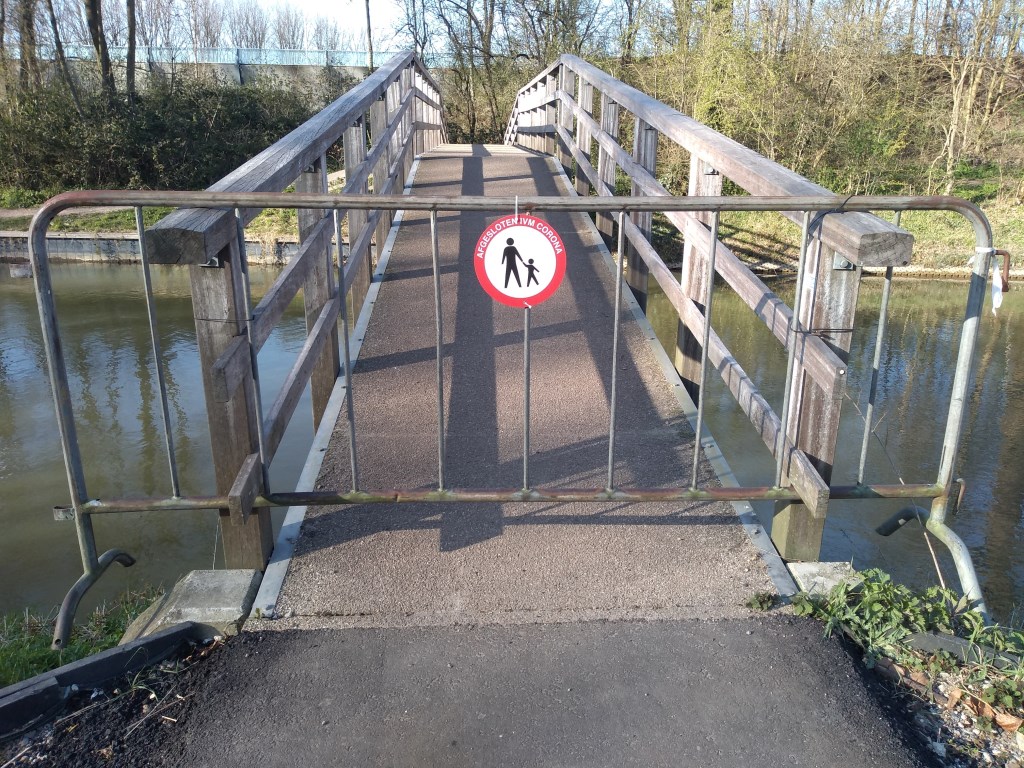 Het Kromme Rijnpad in Odijk is afgesloten
