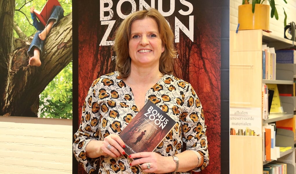 Antoinette Kalkman is één van de vijf genomineerden voor de titel 'Z-O-U-T schrijver van het jaar'.