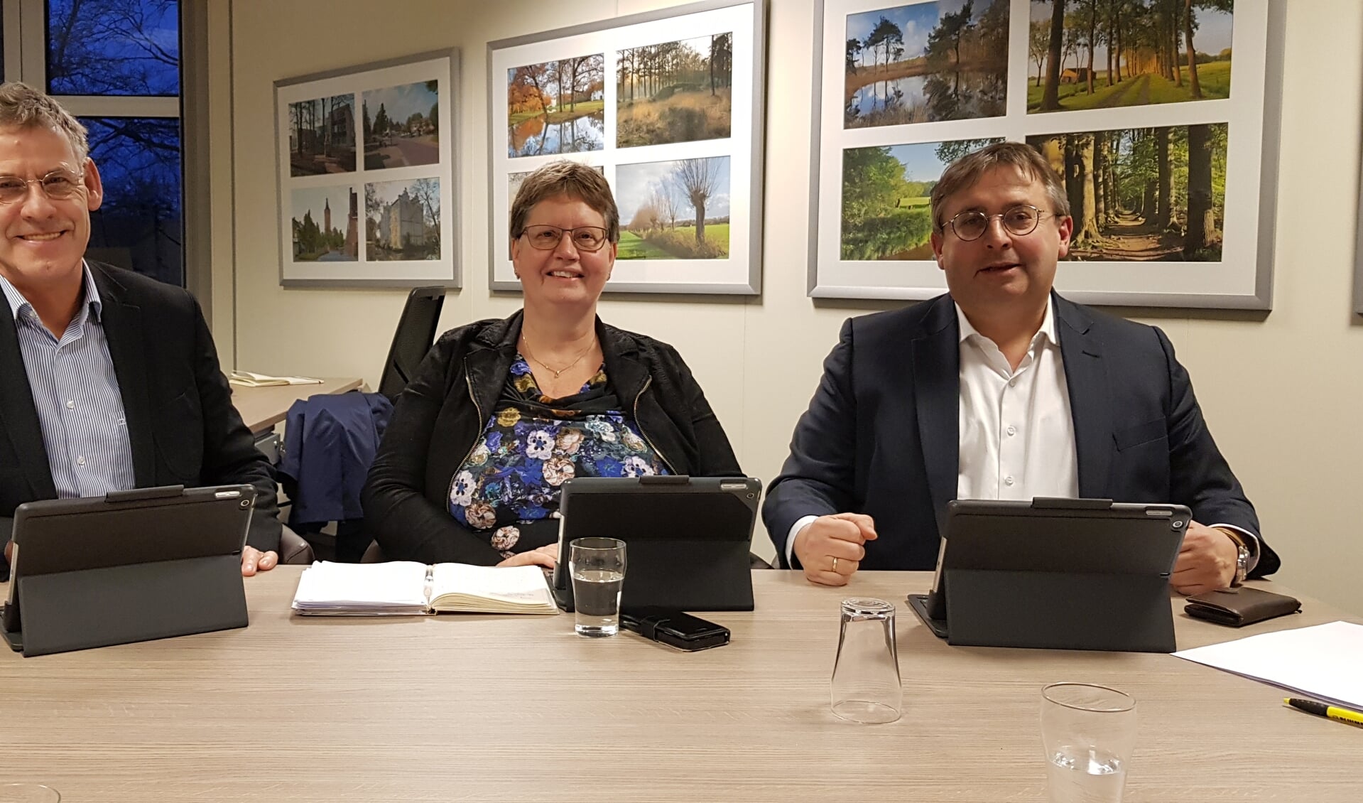 Van links naar rechts: Izaäk van Ekeren (SGP), Henny van Dijk (GBS) en Gerard van Deelen (SGP).