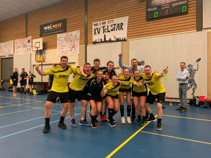 De overwinning wordt uitbundig gevierd