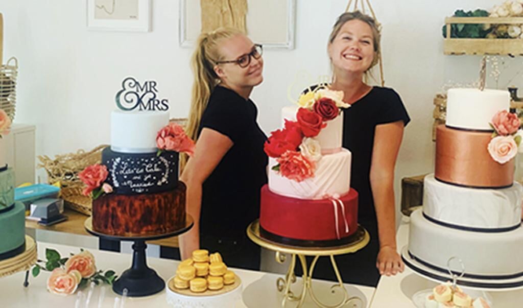 Normaal gesproken maken Nathalie Nota (32) en Aurelia Spaaij (28) van We Love Cakes voornamelijk bruidstaarten.
