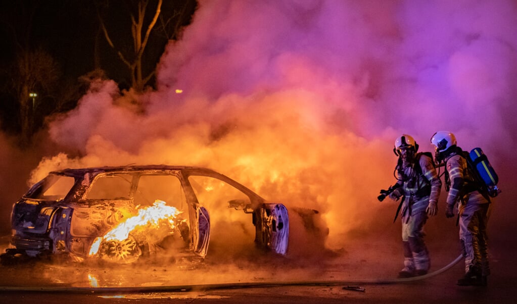 Vanwege de felheid van de brand vermoed de politie brandstichting