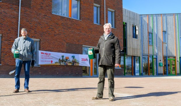 Initiatiefnemers Henk van de Bunt (L) en Ies van den Akker