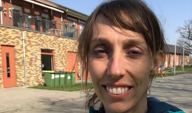 Medewerker van Malkander is herkenbaar en op veilige afstand