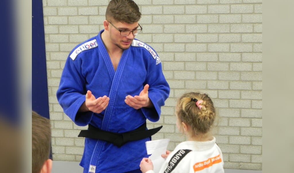 Noël van 't End geeft bij een clinic bij Judovereniging Groot Houten