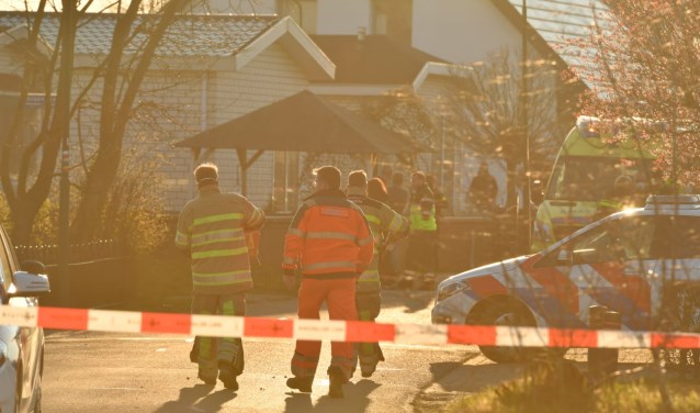 Hulpdiensten rukken massal uit naar woonwagenkamp