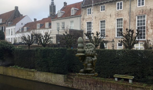 Hollandsch Maatje bedenkt verhalen bij Amersfoorts nieuws: 'Hoe zou het zijn om Van Oldenbarnevelt te vervangen voor deze kabouter?'