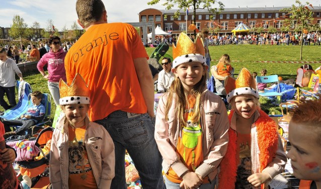 De Oranjefeesten worden zeer breed gedragen in Nieuw-Vennep.