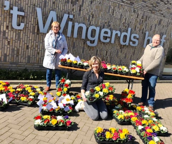 De vertegenwoordigers Klankbordgroep, hervormde kerk en het 't Wingerds hof