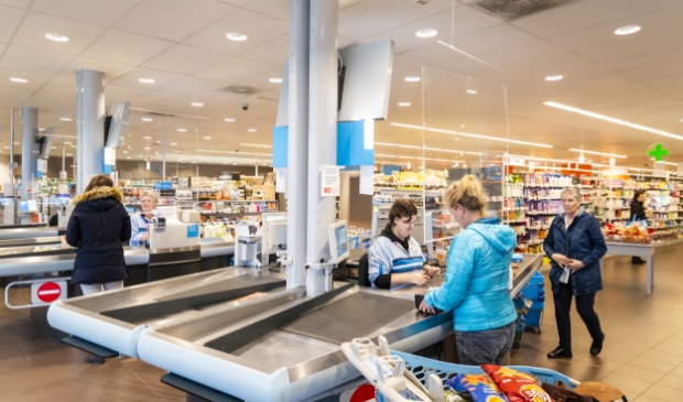In supermarkten is momenteel veel werk. Mensen die door corona hun baan zijn kwijtgeraakt kunnen daar wellicht terecht.