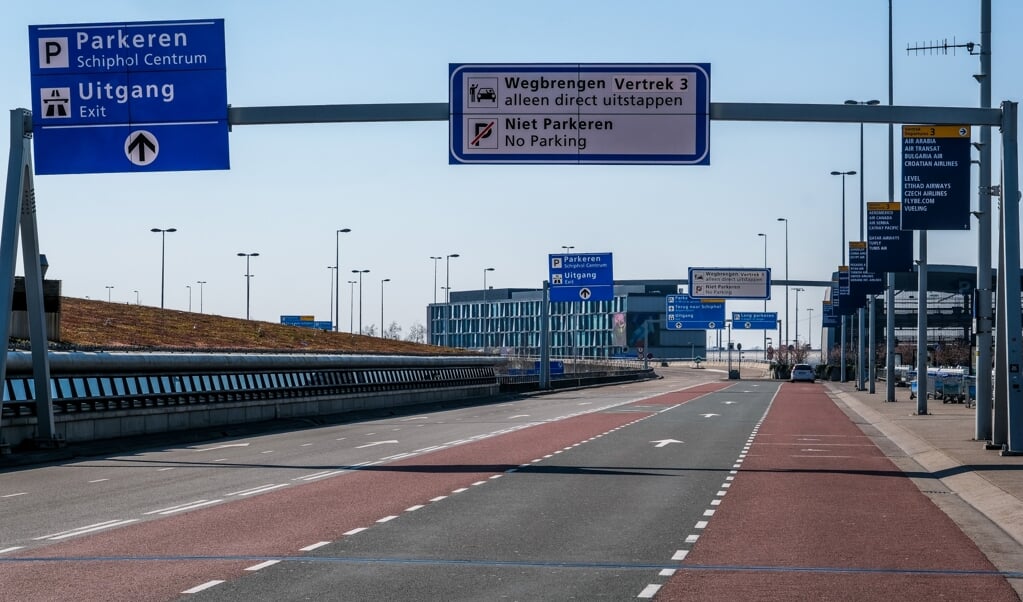 Bezoekers betalen naar verwachting in 2036 een toeslag van 2 euro om naar Schiphol te reizen.
