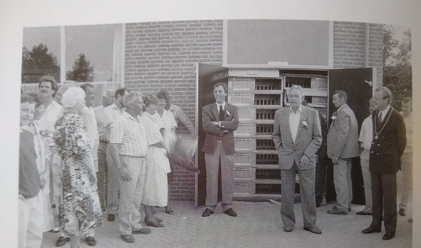 1989: Joop van den Brakel aan het woord tijdens de opening van het clubhuis aan de Oostergracht.