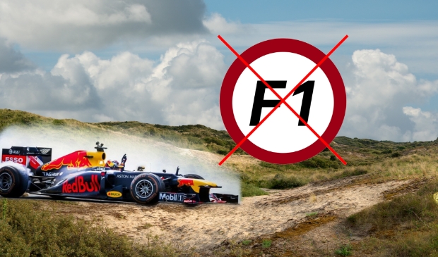 <p>Duinen met Formule 1 auto</p>