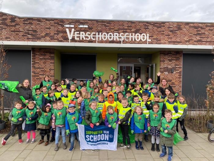 De Verschoorschool werkt samen aan een schone leefomgeving in Sleeuwijk