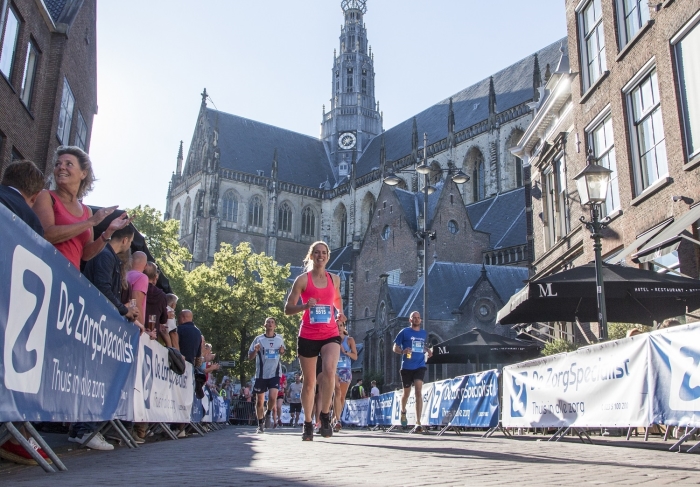 Een gezellig parcours bij De ZorgSpecialist Grachtenloop