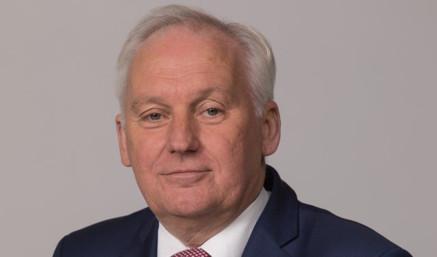 Burgemeester Dirk van der Borg wil volwaardig meedoen als waarnemend burgemeester.
