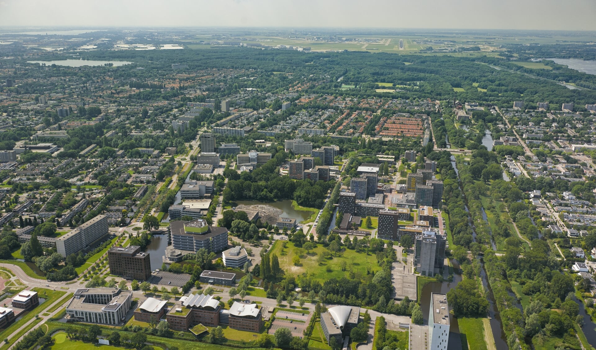 Amstelveen.Kronenburg is een kantorenwijk in Amstelveen-Noord. 